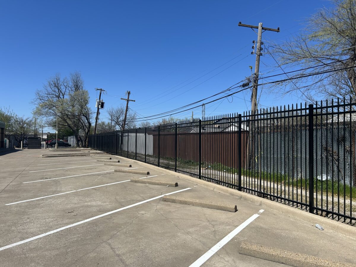 DFW Elite Outdoors - Commercial Fencing