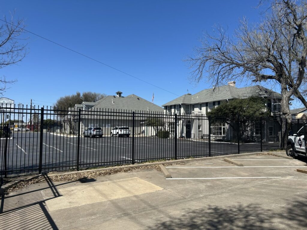 DFW Elite Outdoors - Commercial Fencing