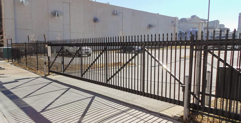 DFW Elite Outdoors - Commercial Fencing