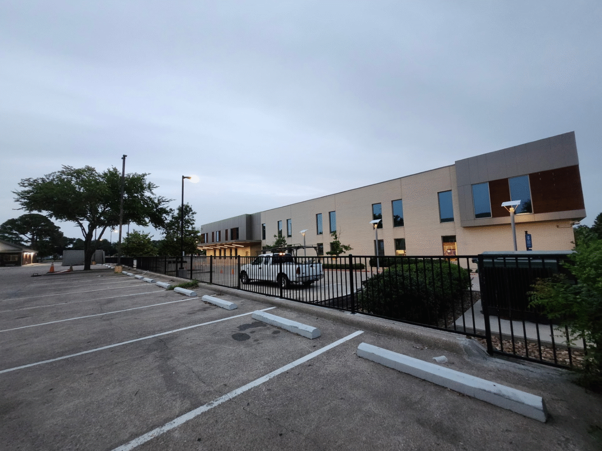 DFW Elite Outdoors - Commercial Fencing