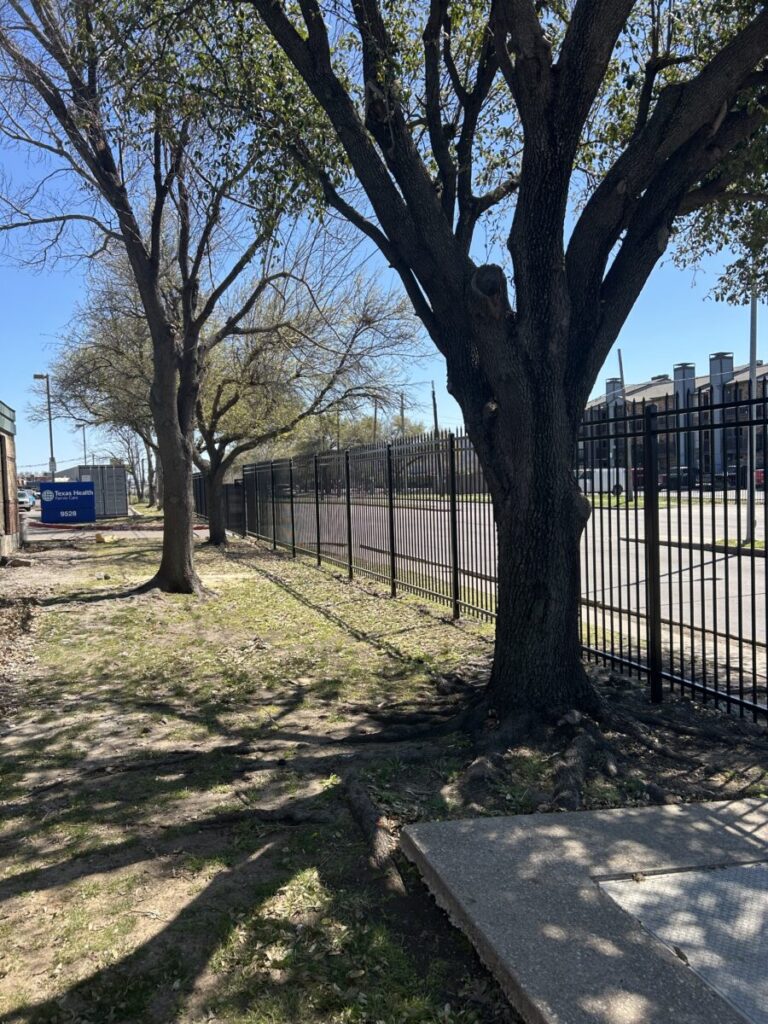 DFW Elite Outdoors - Commercial Fencing