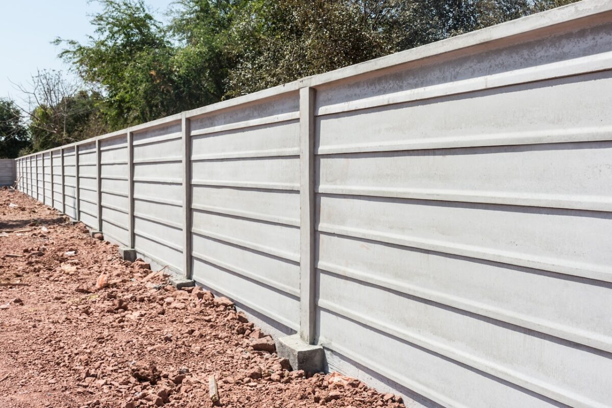 precast concrete fencing